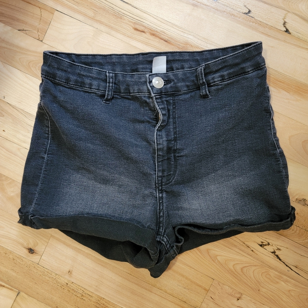 Divided H & M Black Mini Jean Shorts Size 8